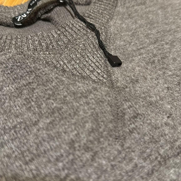 Gray Zara Cropped Sweater - Picture 2 of 3